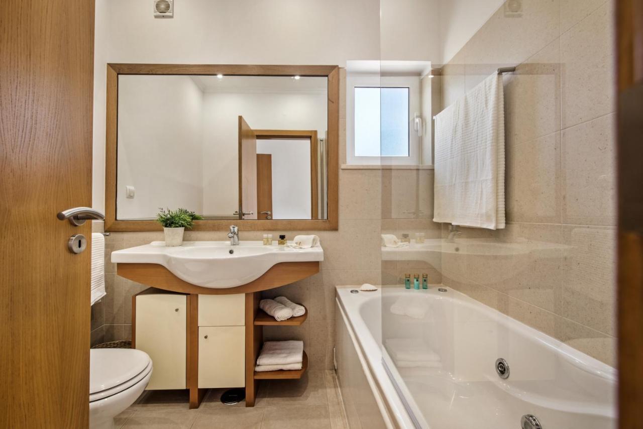 Luxurious First Floor Apartment Sleeps 4 Carvoeiro  Luaran gambar
